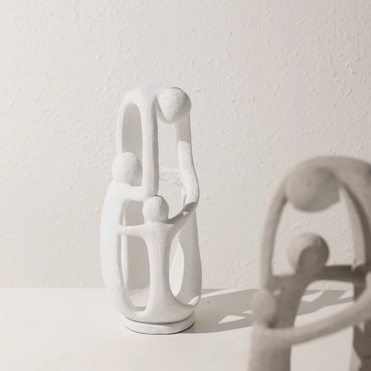 Modern Minimalist Creative Resin Family Hug - Homura Collections